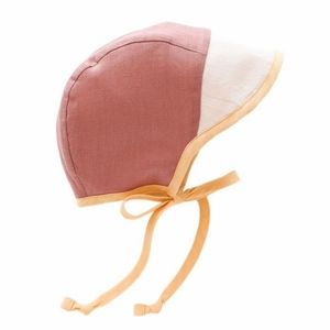 Brimmed guava bonnet